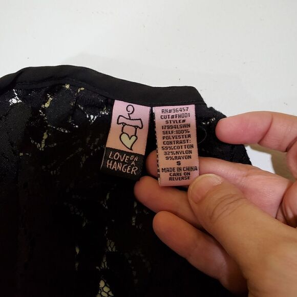 Love On A Hanger black Lace Back twist Blouse Top Women's Size Small - Picture 6 of 6
